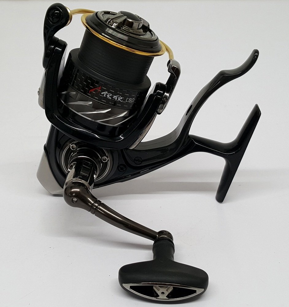 ダイワ18銀狼LBD(とリールガードスプレー未使用品(オマケ)) ☆【中古】ダイワ DAIWA 18 銀狼 LBD スピニングリール【60サイズ
