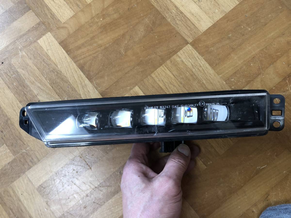 新作登場，定番 ヴェゼル RV5 LED 左フォグランプ W3742(ホンダ用)｜売買されたオークション情報、yahooの商品情報をアーカイブ公開 - オークファン 純正品