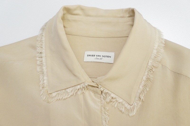 GN1856〇ドリス ヴァンノッテン/Dries Van Noten*シルク100％*とろみ*フリンジ*ブラウス*シャツ*サイズ36*ベージュ ヴァン ドリス Van さらばドリス。 ノッテン、デザイナーのドリスが6月末で退任へ バイヤーからも惜しむ声が続々と