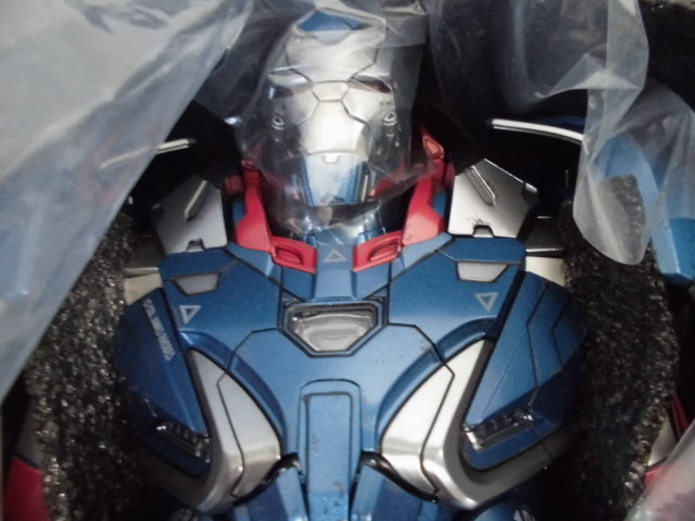 ホットトイズ 1/6 アイアンパトリオット アベンジャーズ エンドゲーム