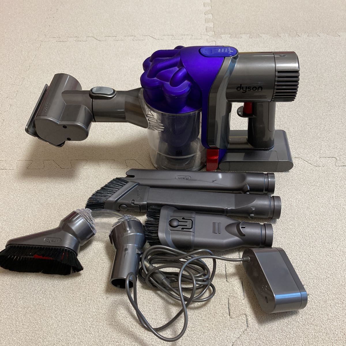 ダイソン dyson DC34モーターヘッド　サイクロンハンディクリーナー　掃除機　付け替えノズル付きコードレスクリーナー 