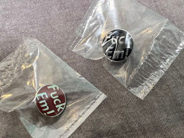 Supreme pins pin fuck em ピン レア 21ss ピンズ ピンバッジ Fuck