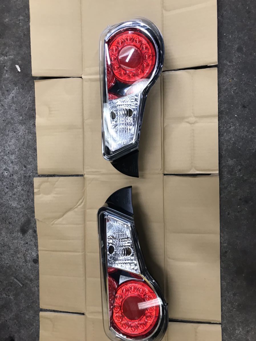 ZN6 86純正テールランプ 左右セット トヨタ86 ZN6 純正テールランプ左右セット 条件付き送料無料！ 0 ZN6