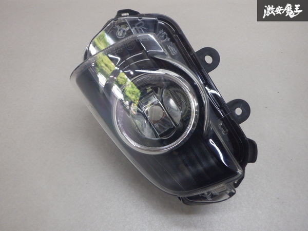 トヨタ純正 GRS200 GRS201 GRS202 GRS203 GRS204 200 クラウン アスリート 後期 フォグランプ フォグライト 右 運転席 KOITO 30-375 棚D10I