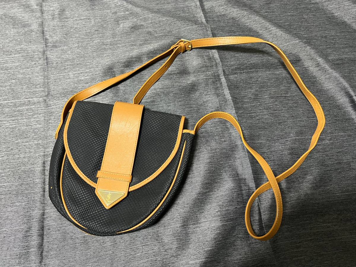 美品/Yves Saint Laurent/イヴサンローラン/ショルダーバッグ/ポシェット/斜め掛け鞄