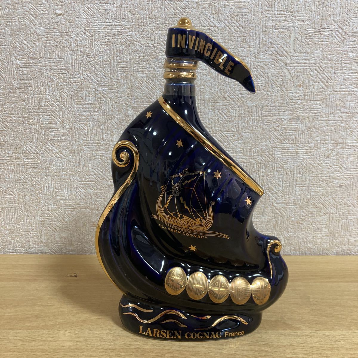 LARSEN ラーセン VIKING SHIP ヴァイキングシップ COGNAC コニャック France フランス 陶器ボトル 青 ブランデー 古酒 重量1419g 4 ア 3128