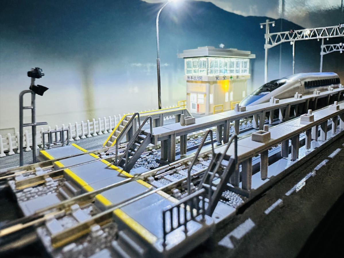 新品 鉄道模型 Nゲージ ジオラマ 新幹線車両基地展示台 展示ケース