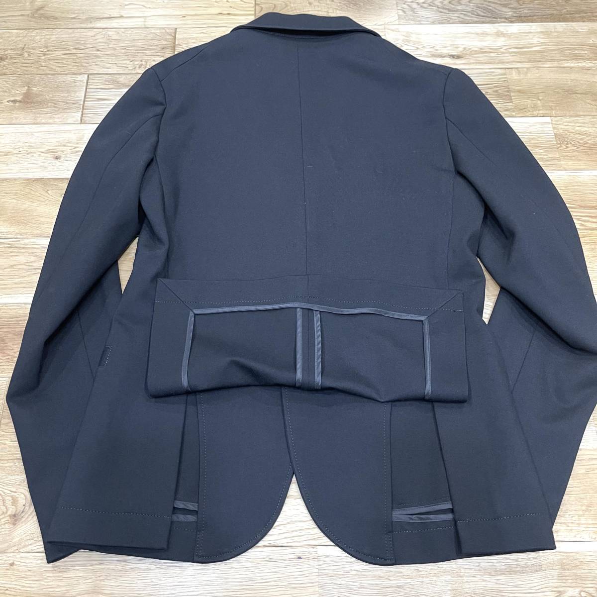 ①11 美品 ARMANI EXCHANGE アルマーニエクスチェンジ テロテロ素材 2B 