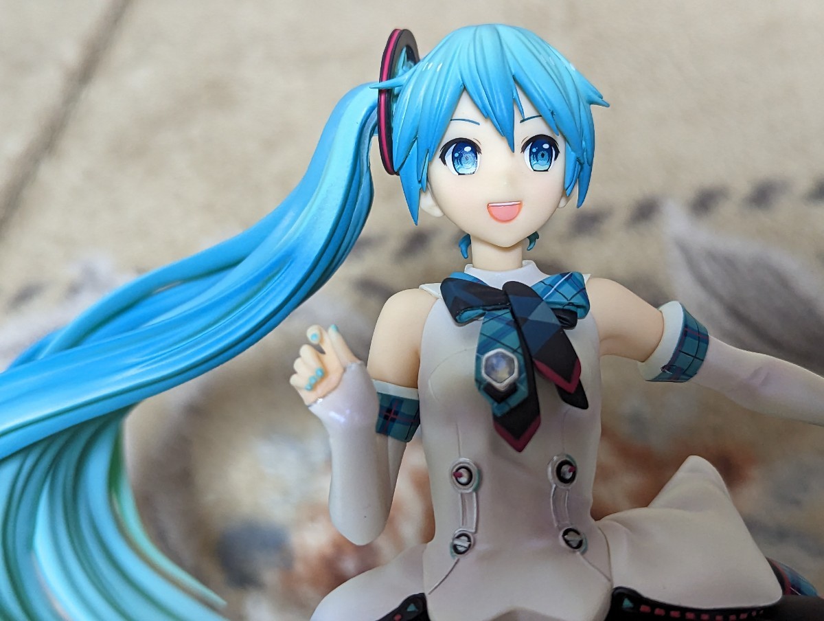 破損品 初音ミク「マジカルミライ 2017」Ver. 1/7スケールフィギュア