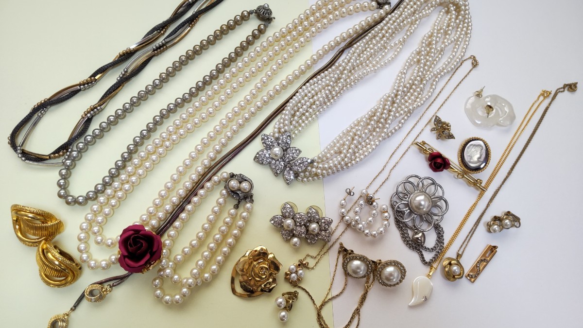 な*マ様 ヴィンテージアクセサリー大量まとめ 昭和レトロ ジャンク含む 2 ヴィンテージ アクセサリー ネックレス まとめ売り まとめて 大量