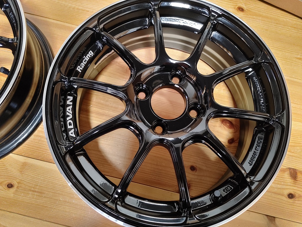 アドバン レーシング RZ2 RZII ADVAN Racing RZ2 15 インチ 5.5J 4/100 +45 レーシンググロスブラック&リング V2373 未走行 ほぼ新品 2本