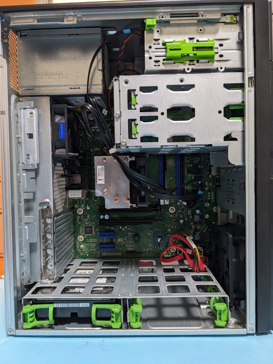 サーバー PRIMERGY TX1310 M3 PentiumG4560 4GB 250G サーバー