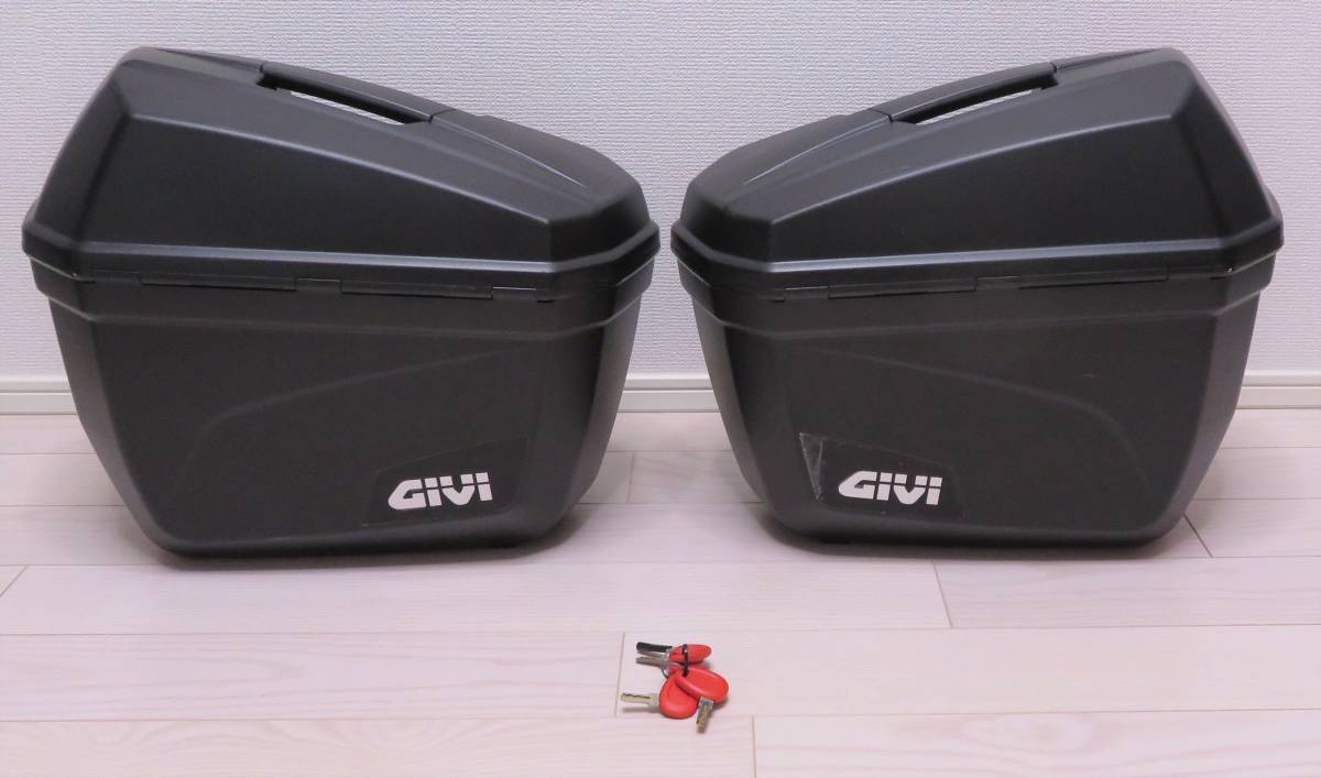GIVI(ジビ) 生々しい バイク用 サイドケース E22NSX 左右セット 自動値下