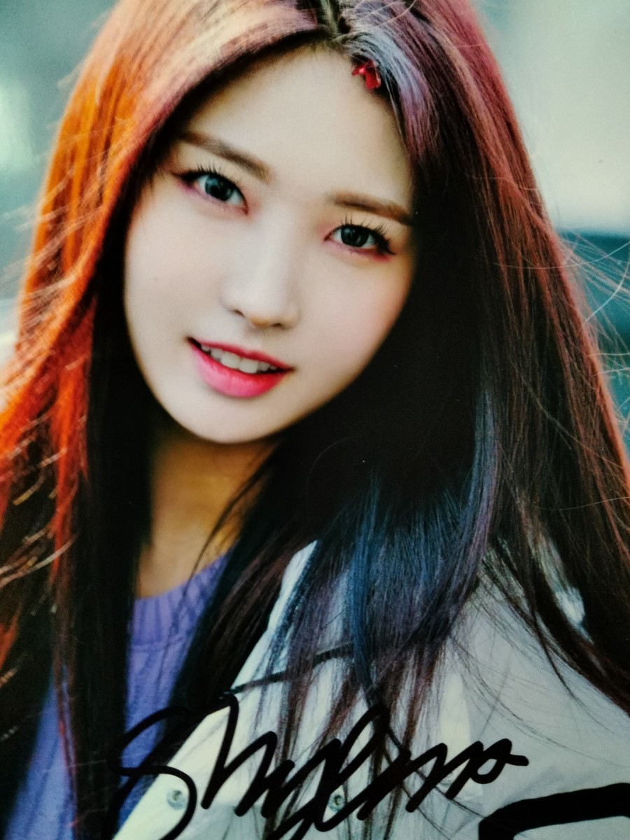 シヒョン直筆サイン入り2Lサイズ写真…エバーグロー…Sihyeon…12