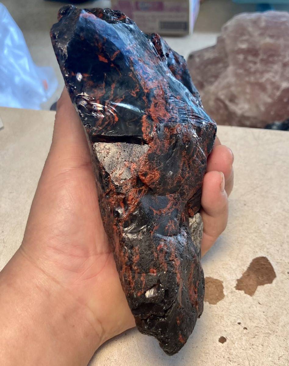 北海道産巨石天然十勝石原石1182g［国産オブシディアン 黒曜石］ Yahoo