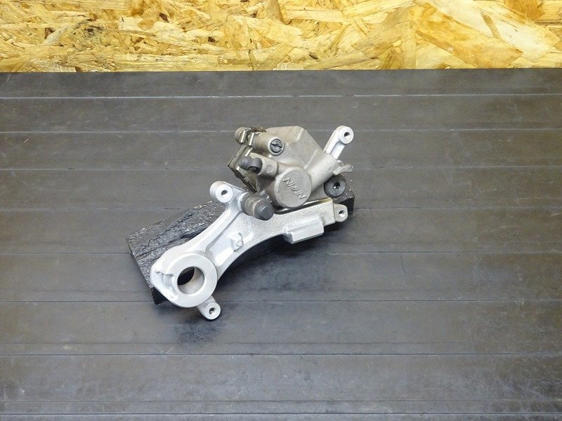 【230415】WR250X(DG15J-003)● リアブレーキキャリパー キャリパーサポート 【WR250R