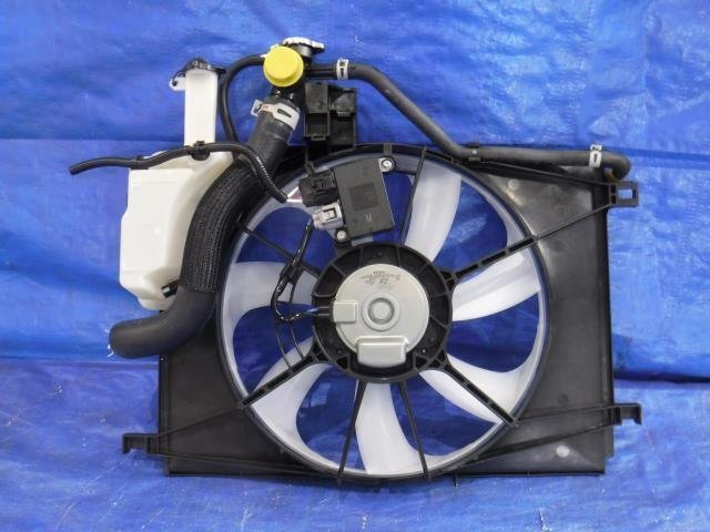 宮城 塩釜発】中古 電動ファン ヤリスクロス 5BA-MXPB10 純正品 DENSO