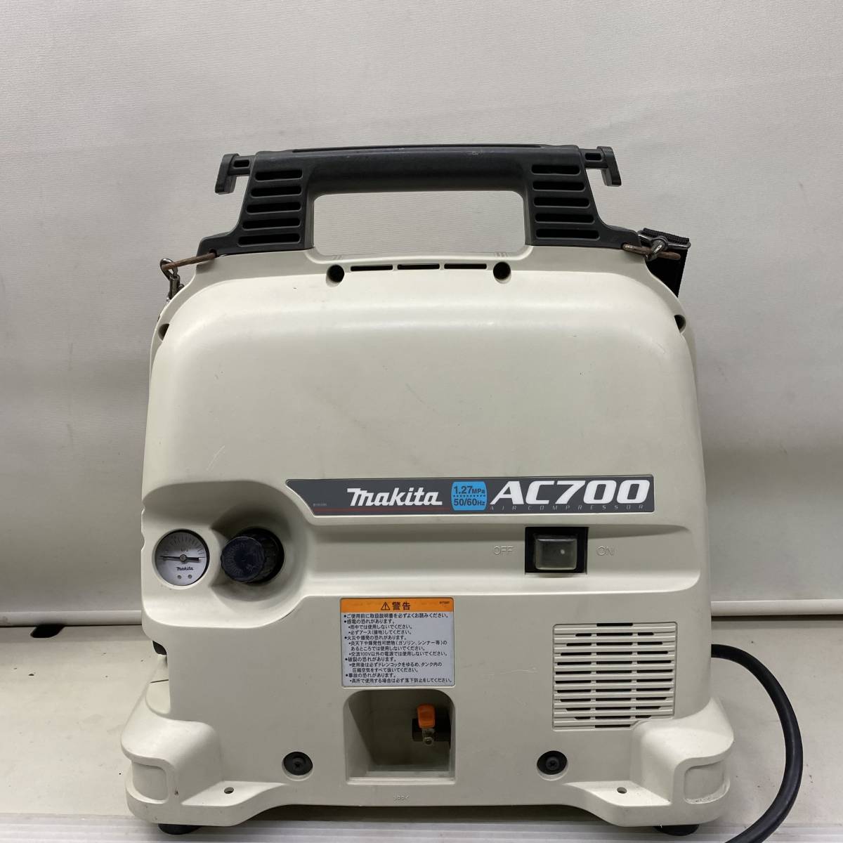Z-15-4 【ジャンク品】マキタ エアコンプレッサ 一般圧 5L AC700