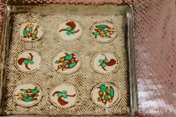 【雅】島岡達三 最上位作 象嵌赤絵草花文角皿 共箱 共布 保証