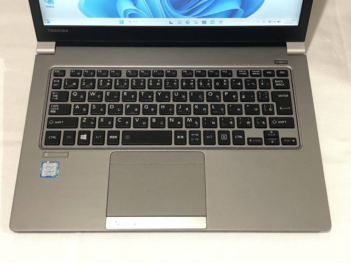 薄型 軽量 東芝 dynabook R63/J 第8世代CPU Corei3/メモリ 8GB/SSD