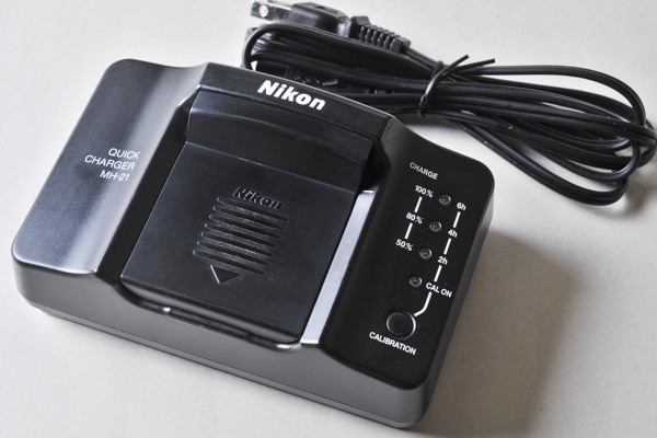 ■Nikon QUICK CHAGER MH-21 EN-EL4a/EN-EL4専用充電器 動作確認済　D3 D3X D3S D2H D700 D300S