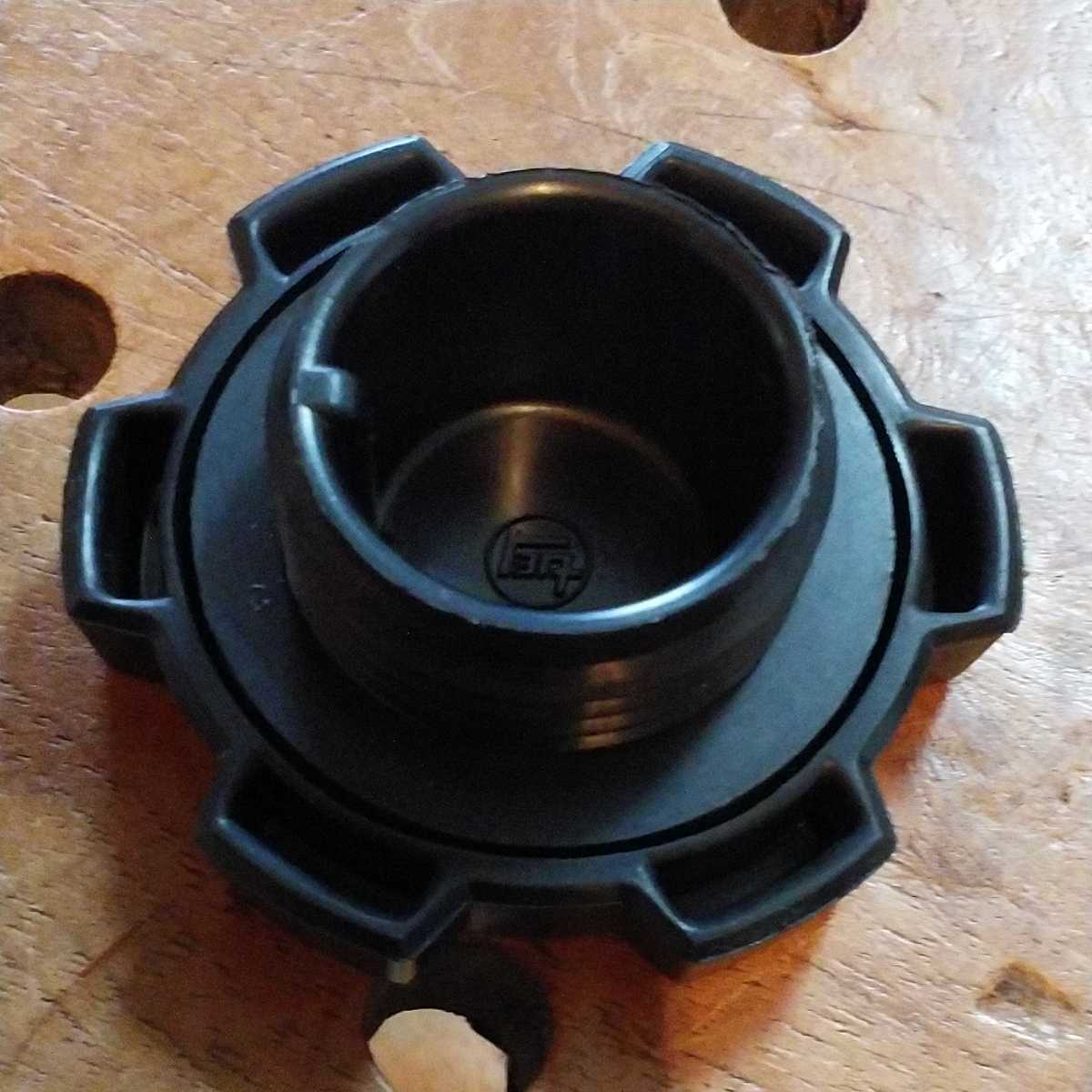 オイル フィラキャップ toyota トヨタ自動車　純正新品　AE86 MZ10 GZ10 AW10 KP61 もう廃番？ | オイルフィラーキャップ 純正部品 トヨタ純正品番先頭12 タイ純正 TRDアルミ・オイルフィラーキャップ(シルバー