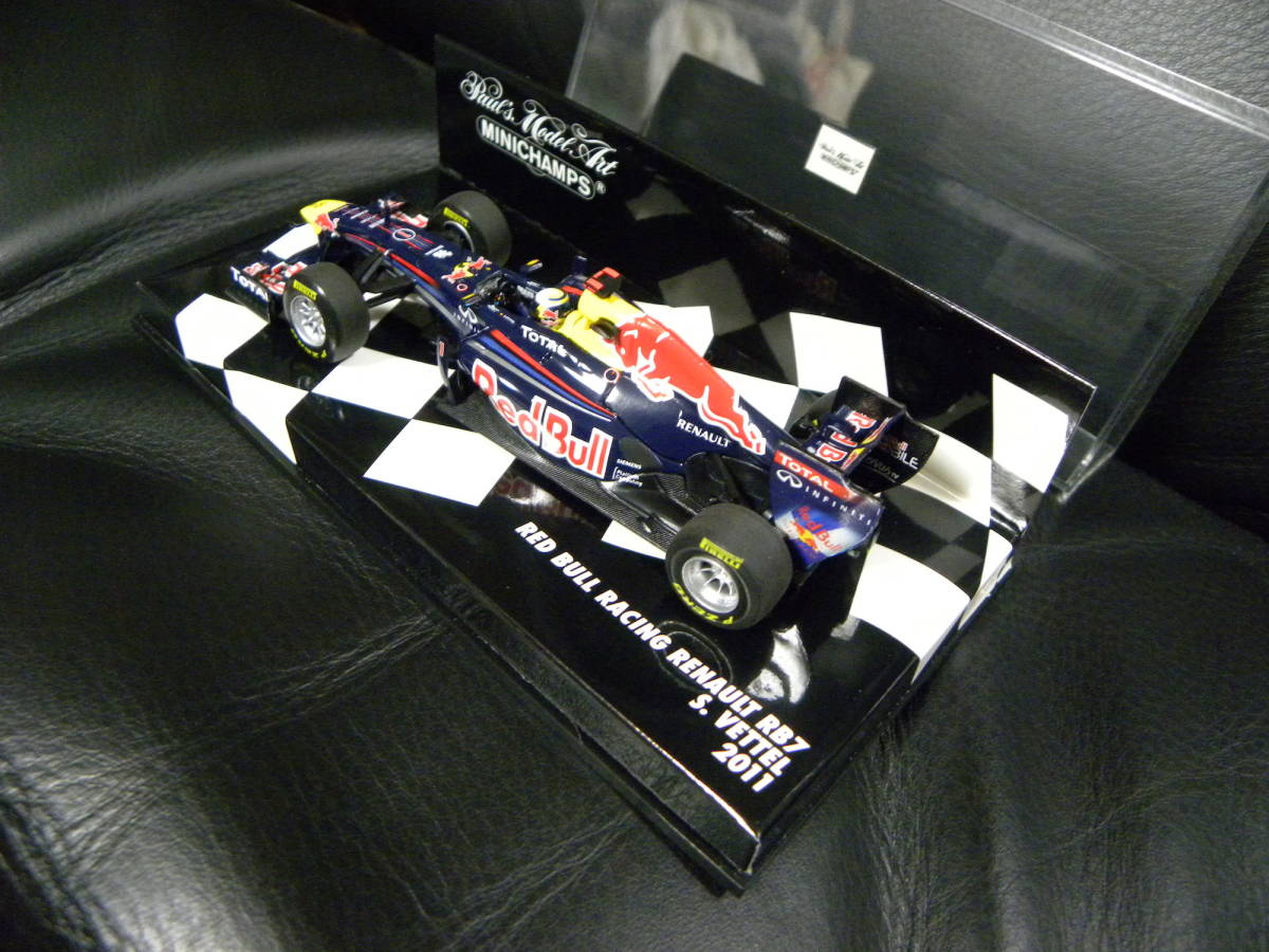 レッドブルレーシング RB7 セバスチャン・ベッテル 2011 元F1王者