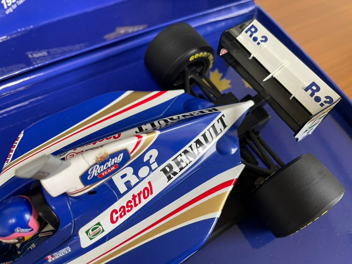 1⁄18 - MINICHAMPS States モントーヤ Driver MINUCHAMPS 1/18