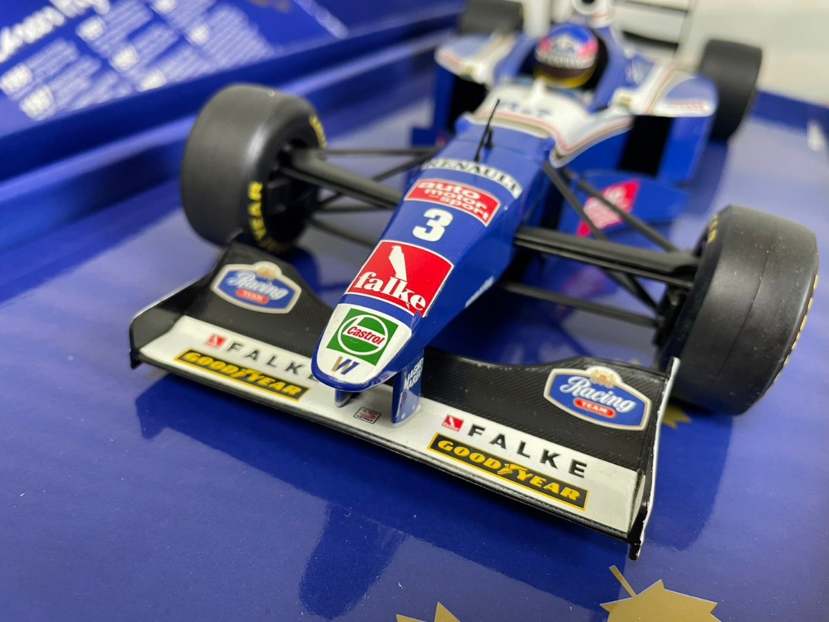 1⁄18 - MINICHAMPS States モントーヤ Driver MINUCHAMPS 1/18