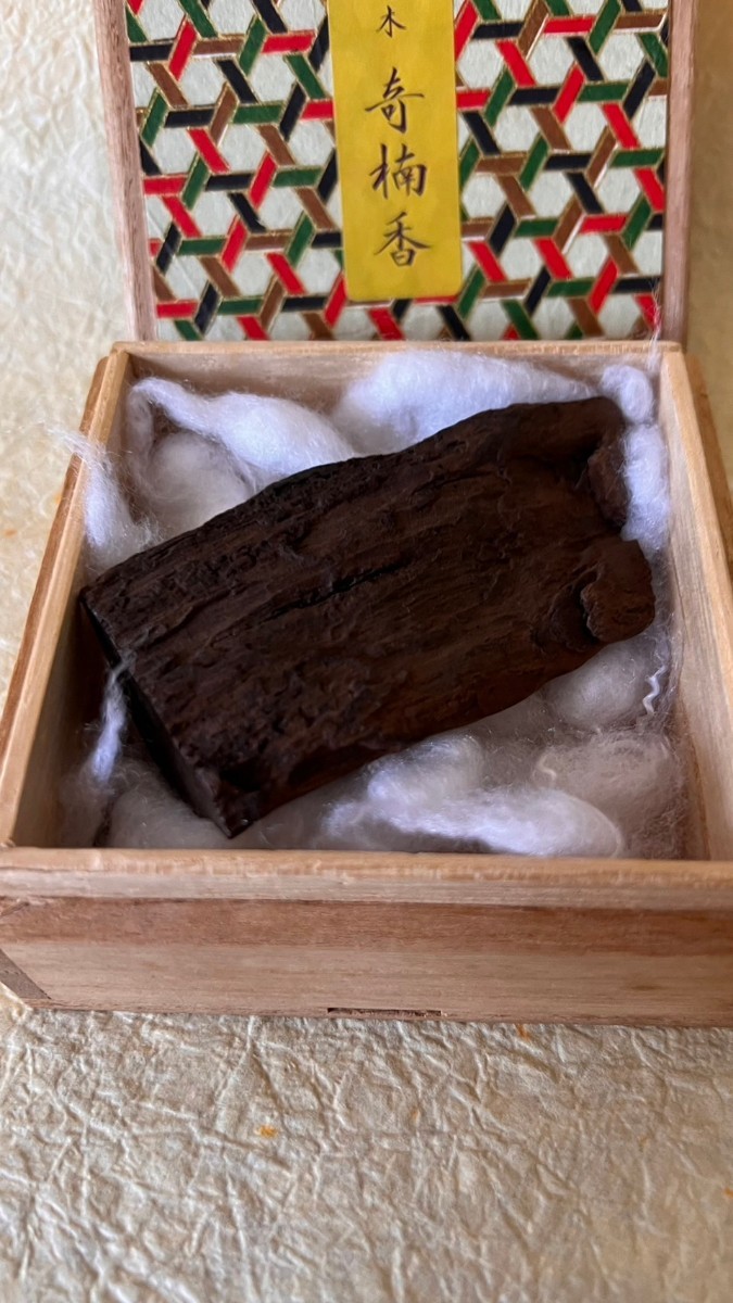 沈香木【奇楠香】伽羅 46g 伽羅 香道具 沈香 香木 鳩居堂 お香 日本香