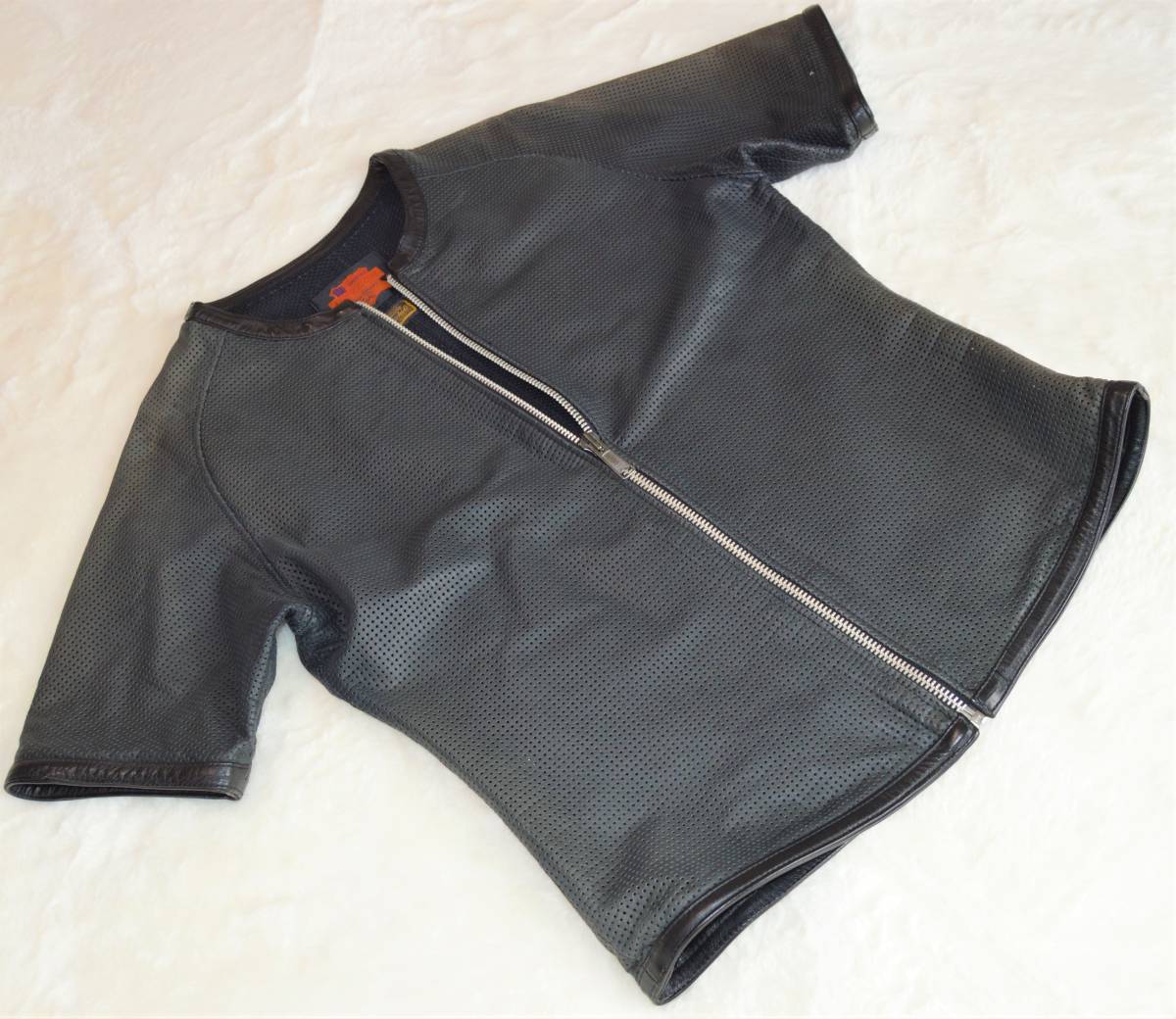 ◆ FREEDOM フリーダム ホースハイド 馬革 半袖 レザージャケット 全体ピンホール 裏総メッシュ 黒