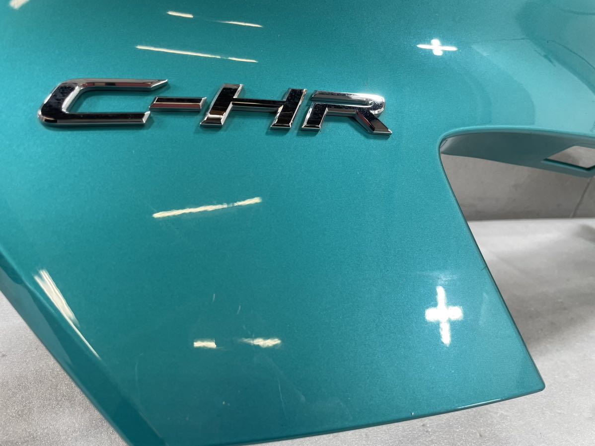 【人気SALE，お買い得】 R50510 C-HR ZYX10 純正 バックドア ガーニッシュ 76811-10160 76801-10170-G0 水色系