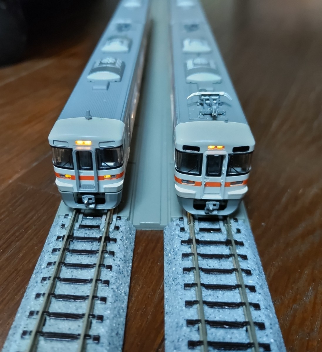 KATO 313系 JR東海　車内灯付き 全車両室内灯付き】 KATO JR東海 313系 2両＋2両の 4両編成セット！