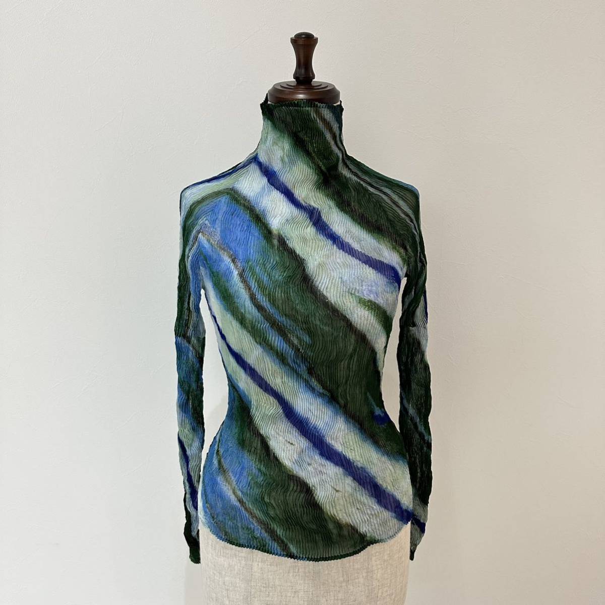 ISSEY MIYAKE イッセイ プリーズ PLEASE PLEATS プリーツ 名作 