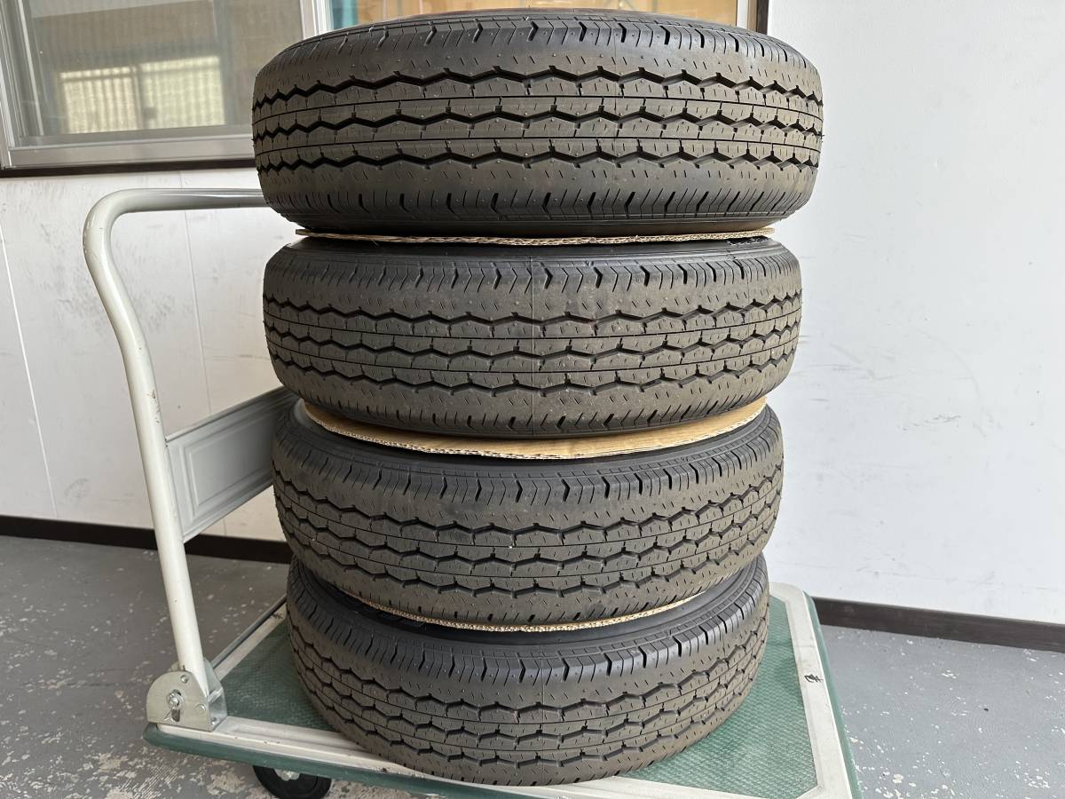 ハイエース 7型 新車外し 純正タイヤ、ホイール、キャップ付き