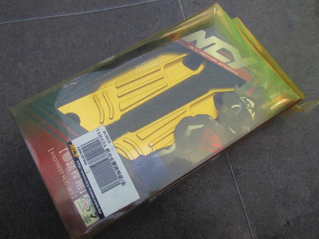 μ【新品】ヤマハ シグナスX マジェスティS NCY アルミタンデムステップ ゴールド KN企画 GTR CUXI【送料無料】
