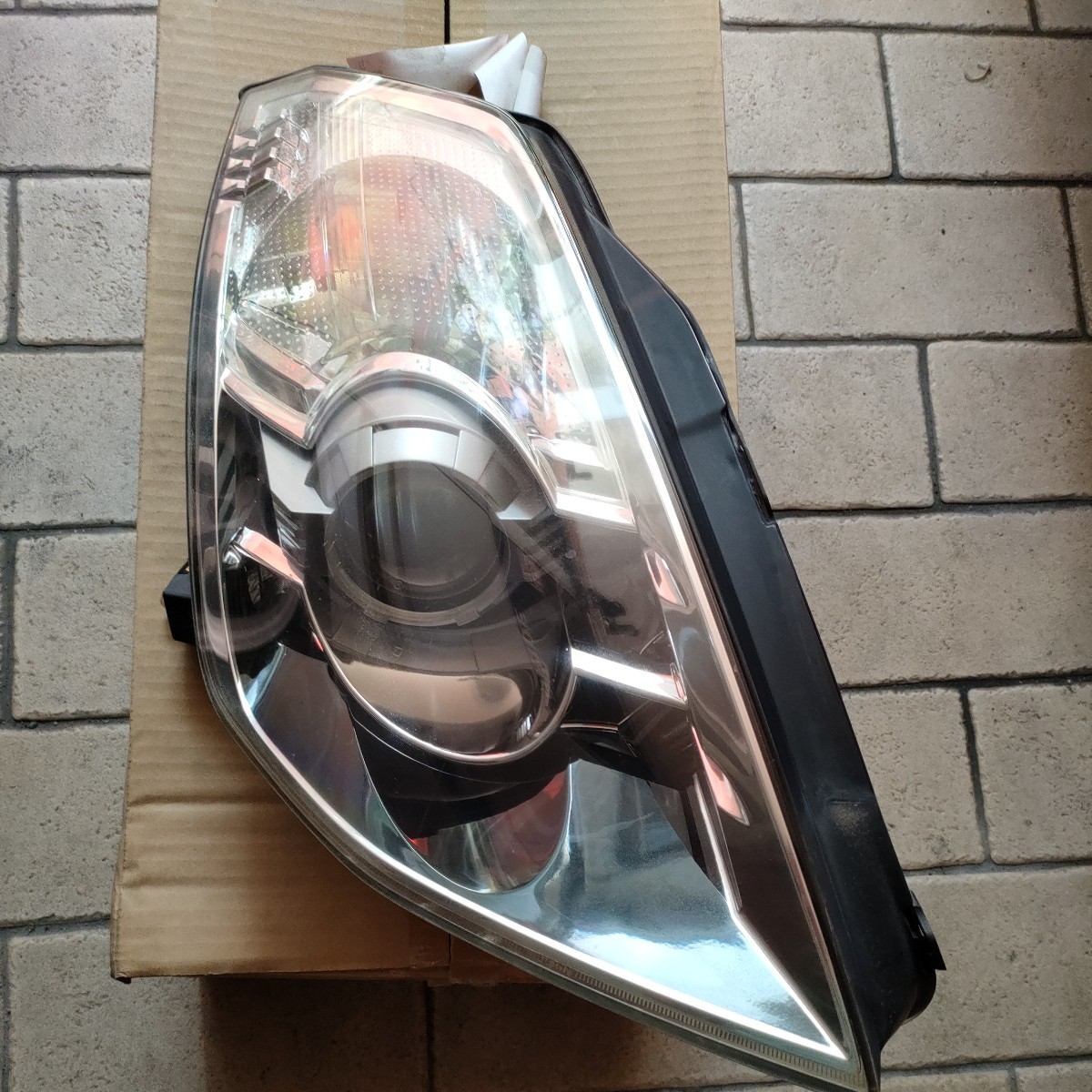 日産　Ｚ33 純正ヘッドライト 右ヘッドライト　中古　