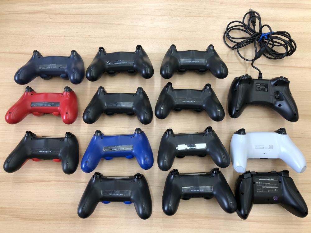 ジャンク】純正PS4コントローラー×11 非純正コントローラー×3