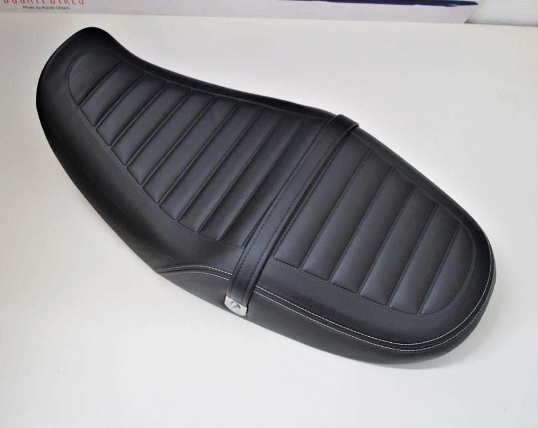 ☆カワサキ Z900RS純正シート 新車外し