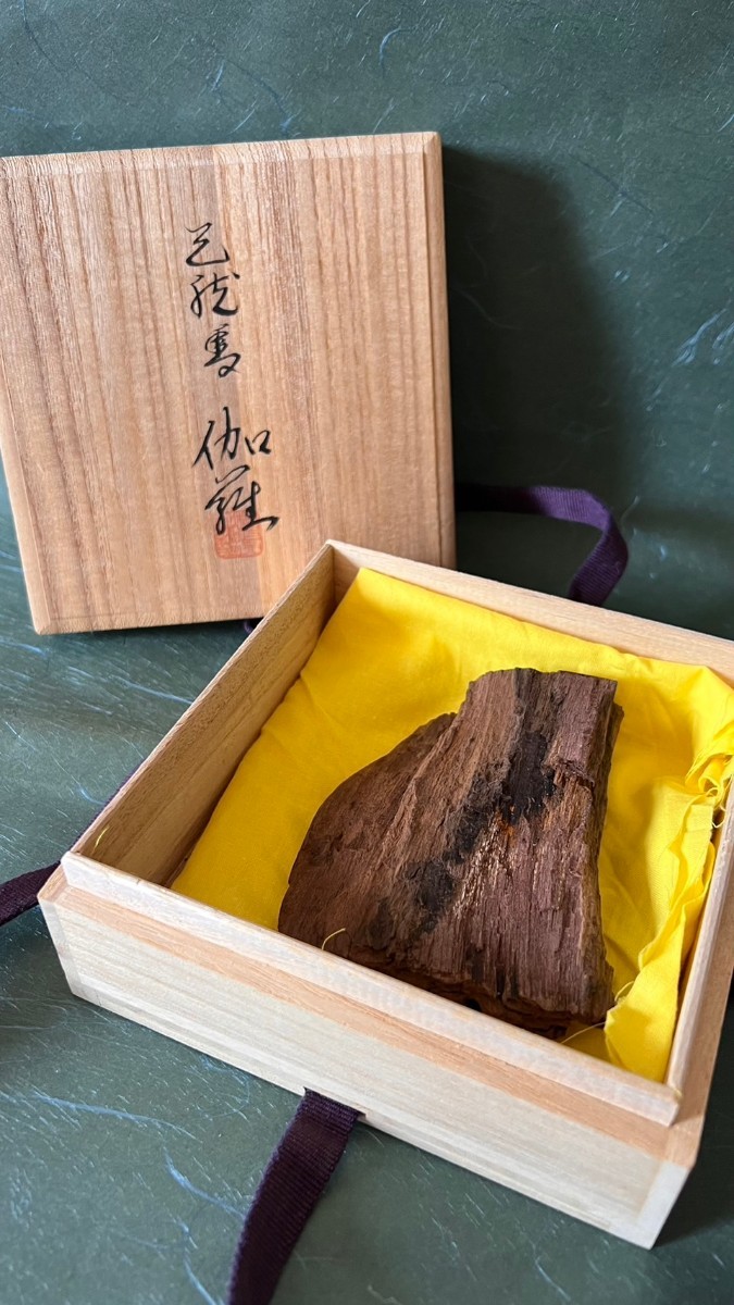 人気，爆買い 時代物 天然香 伽羅 落款印付105g 香木 香合 香道具 中国美術 茶道具 お香 組香 薫香 ベトナム産 御香 塗香 沈水香木(その他)｜売買されたオークション情報、yahooの商品情報をアーカイブ公開 - その他