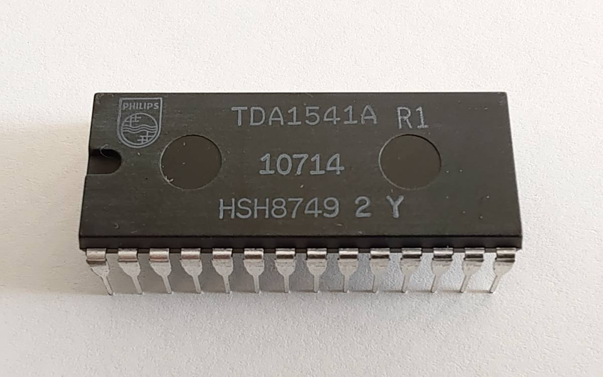 TDA1541A 1個　未使用品　送料込　即決
