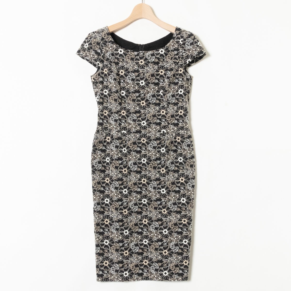 FRANCO FERRARO フレンチスリーブワンピース フランコフェラーロ ブラック 黒 ジップ 綺麗め 上品 刺繍 裏地あり コットン ポリ 2 日本製