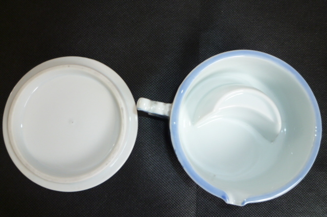 美品 中国 書道具 染付山水図 陶硯 墨入 蓋付き 墨池 陶器 染付 山水