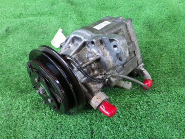 エアコンコンプレッサー テリオスキッド J111G リビルト J131G 88320