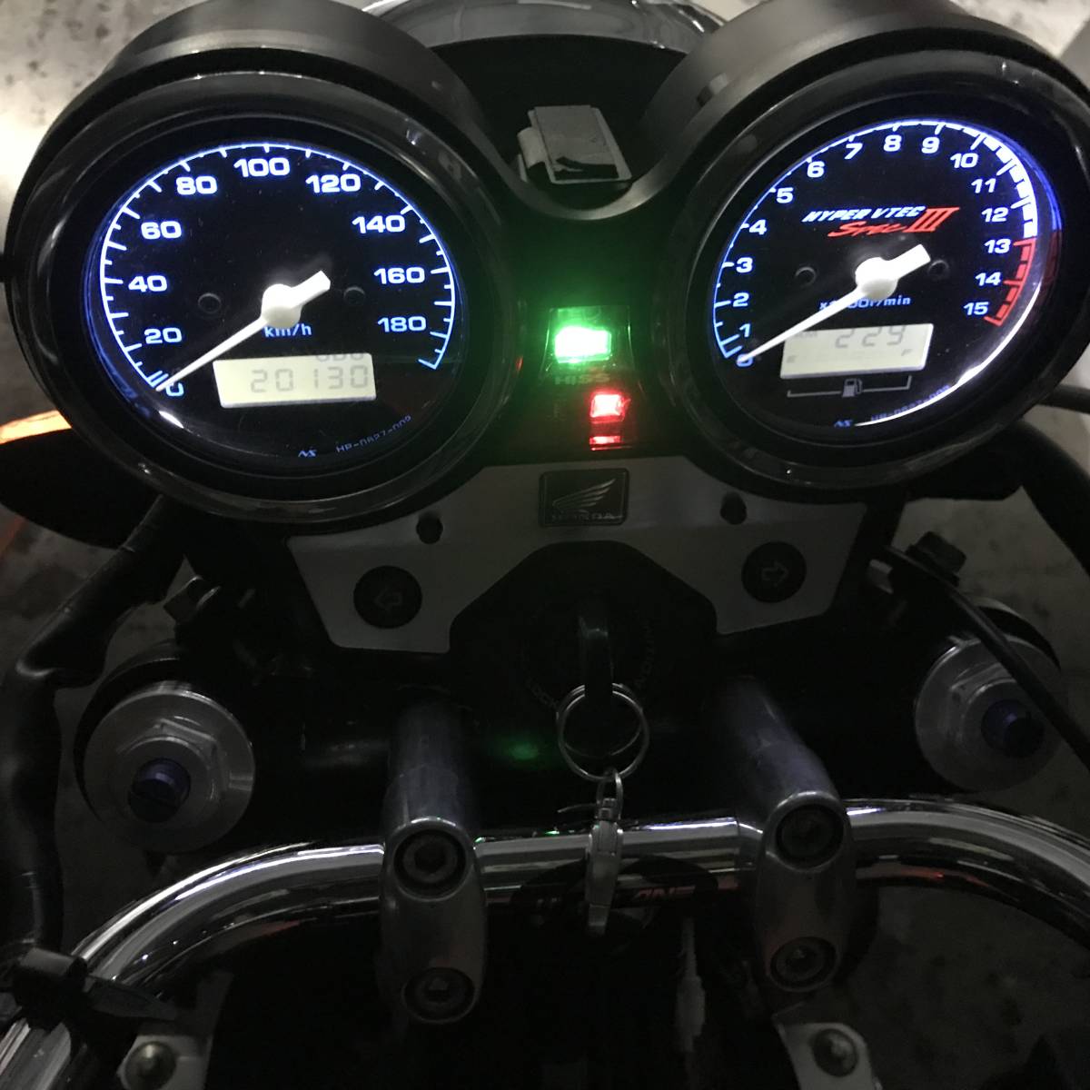 CB400SF NC39 NC42 スピードメーター タコメーター LED球 新品 送料120