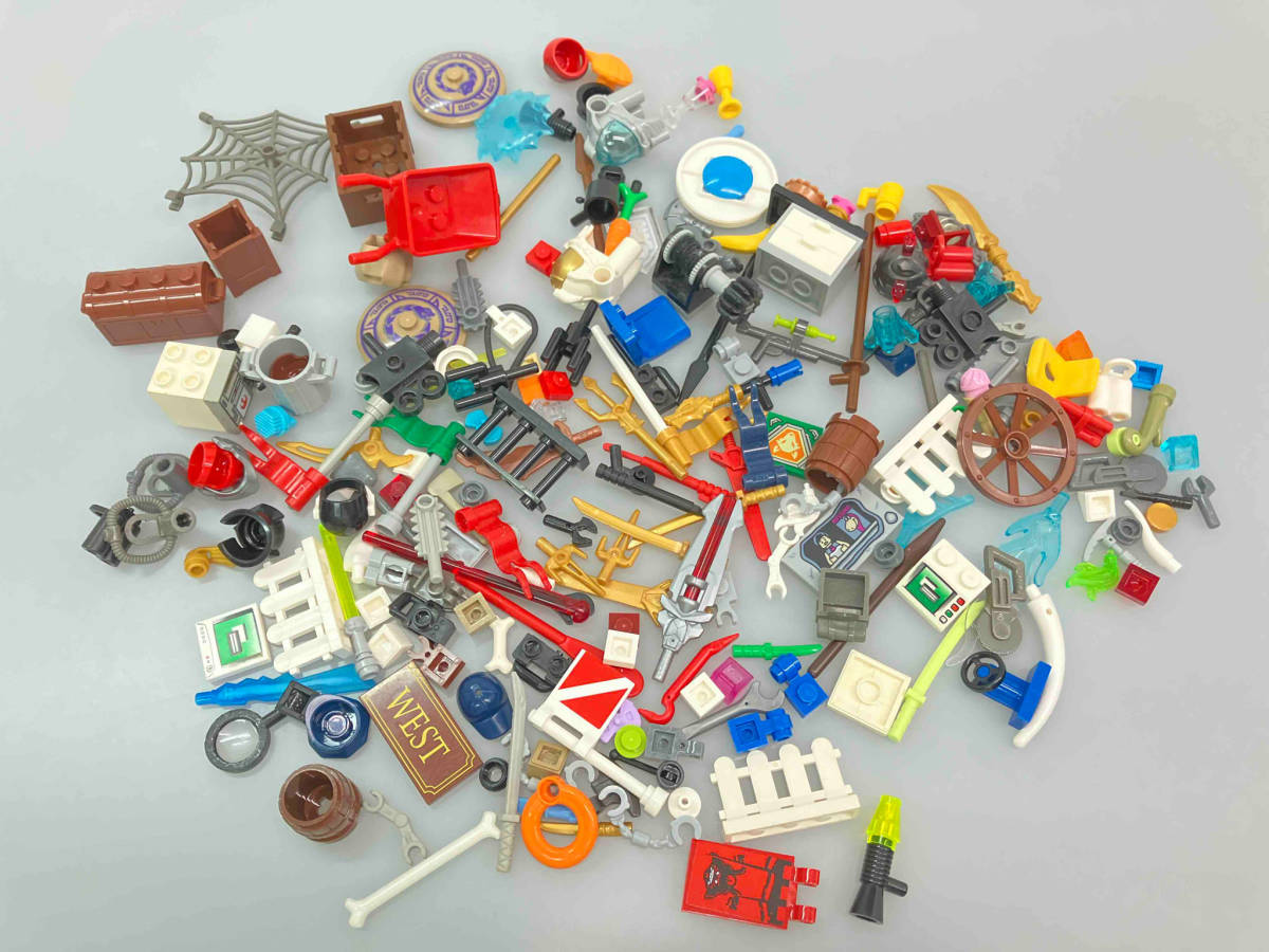 LEGO ミニフィグ用 武器 装飾品 小物 旗 防具 チェーン 剣 銃 食べ物 