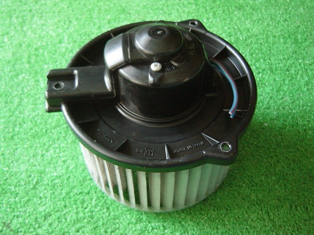 ★送料無料★325【トヨタ ヴォクシー AZR60G Z煌 後期】純正フロント用ヒーターブロアモーター エアコンファン/AZR65G