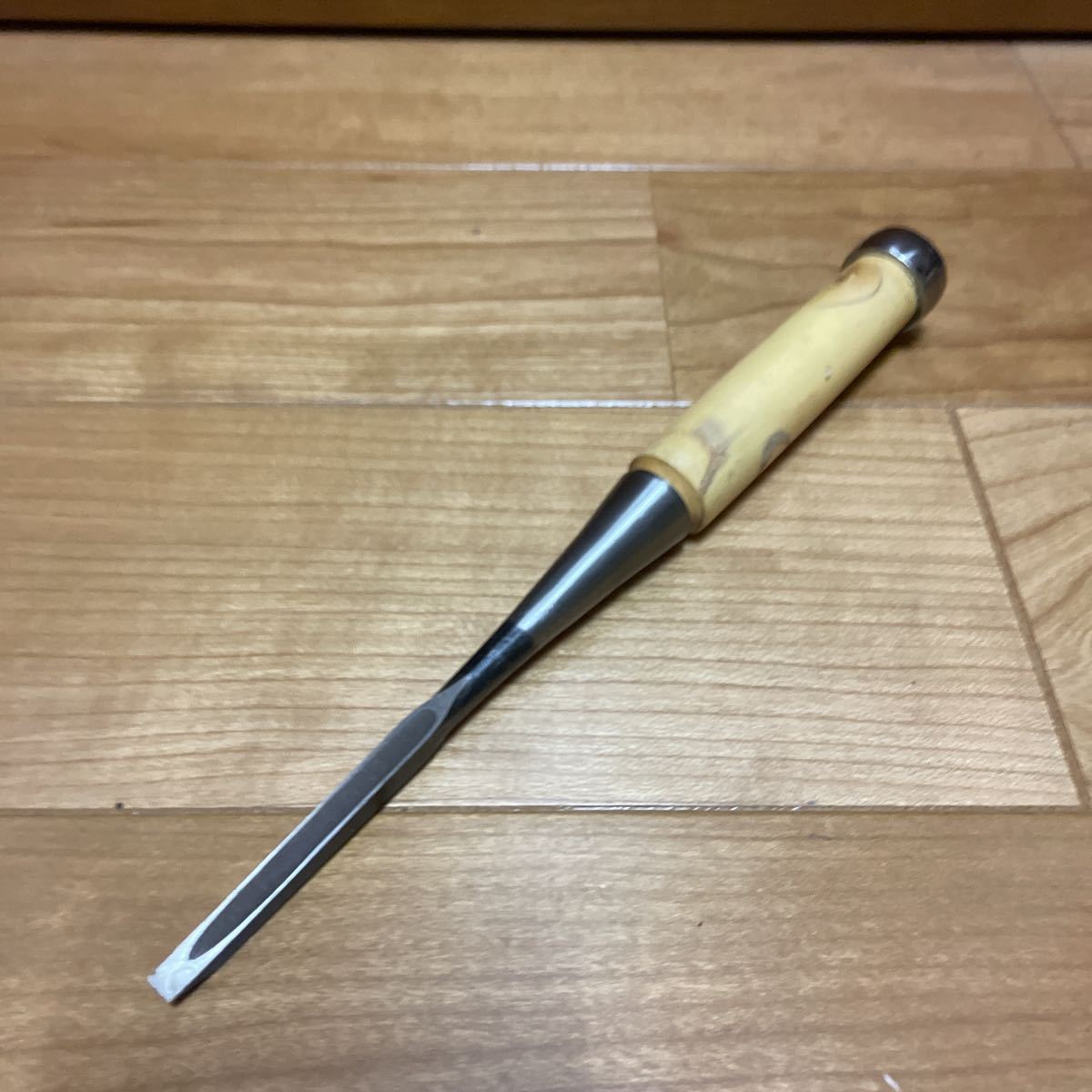 【冨田】グミ柄の追入鑿2分　新品