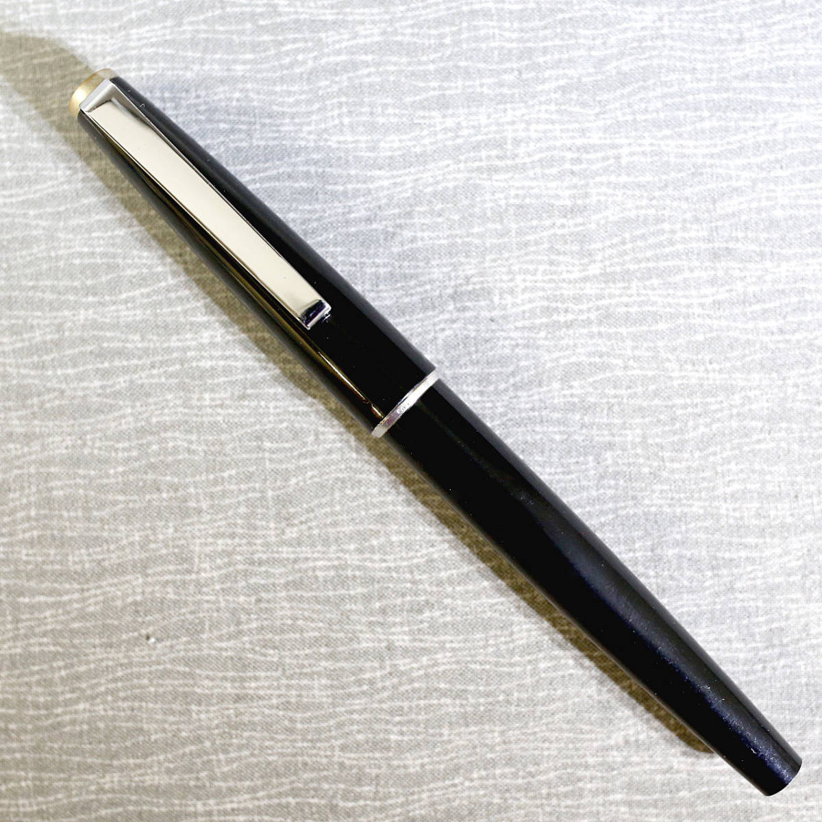 モンブラン 万年筆 マイスターシュテュック クラシック MONTBLANC