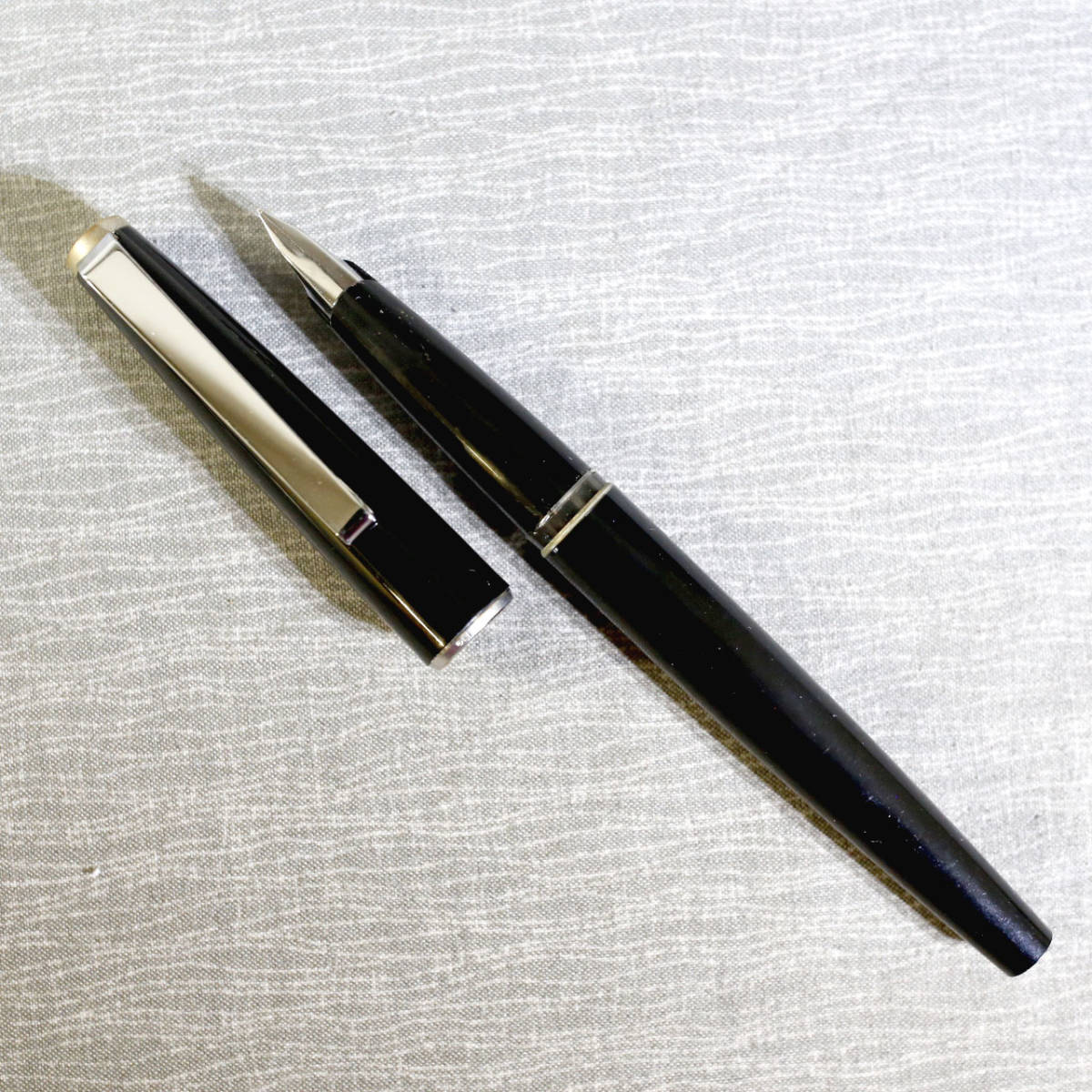 モンブラン 万年筆 マイスターシュテュック クラシック MONTBLANC